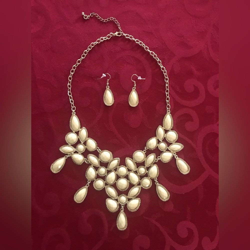 Cream & Gold Statement Necklace with Matching Earrings